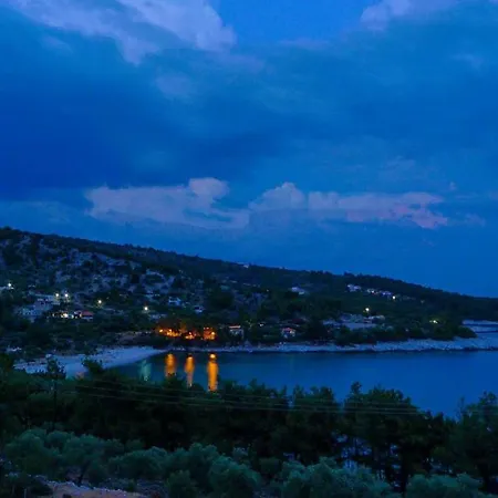 Maraki Hotel *