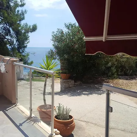 Maraki Hotel *